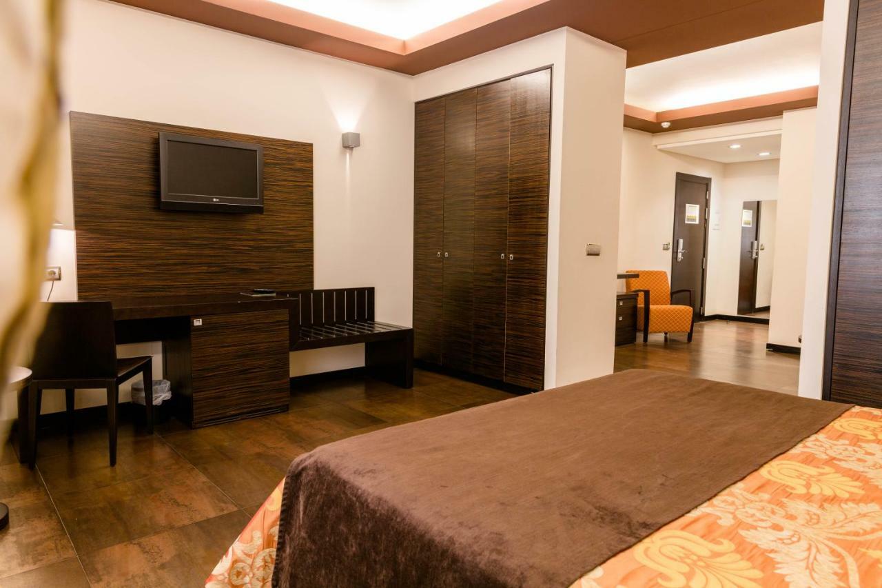 Hospedium Hotel Los Periquitos 福尔图纳 外观 照片